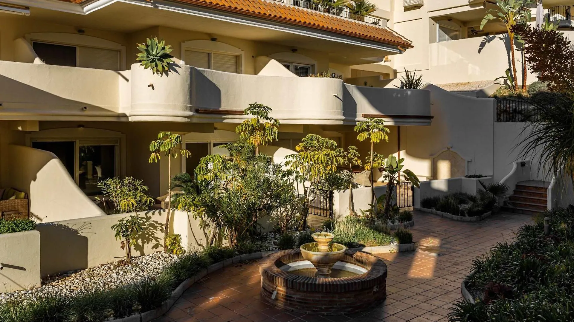 Apartment Aloha Hills Club Pools Spa Gym Marbella Spain